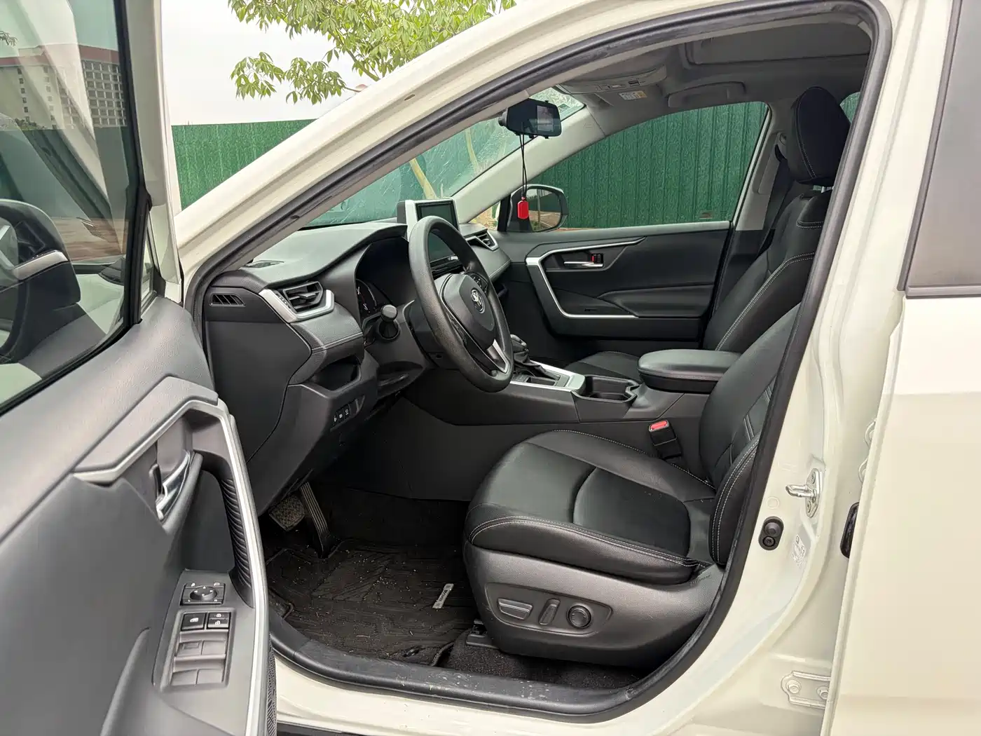 Toyota RAV4 Rongfang 2020 2.0L CVT 2WD Trend Edition фото 4