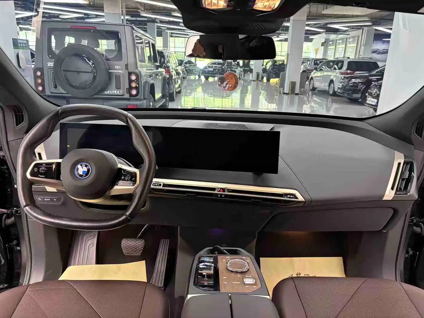 BMW iX 2023 xDrive40 фото 8