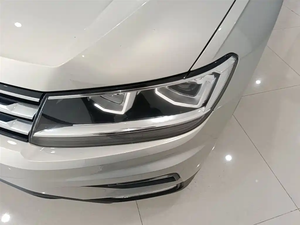 Volkswagen Tiguan L 2018 330TSI Automatic 2WD Luxury Edition фото 24