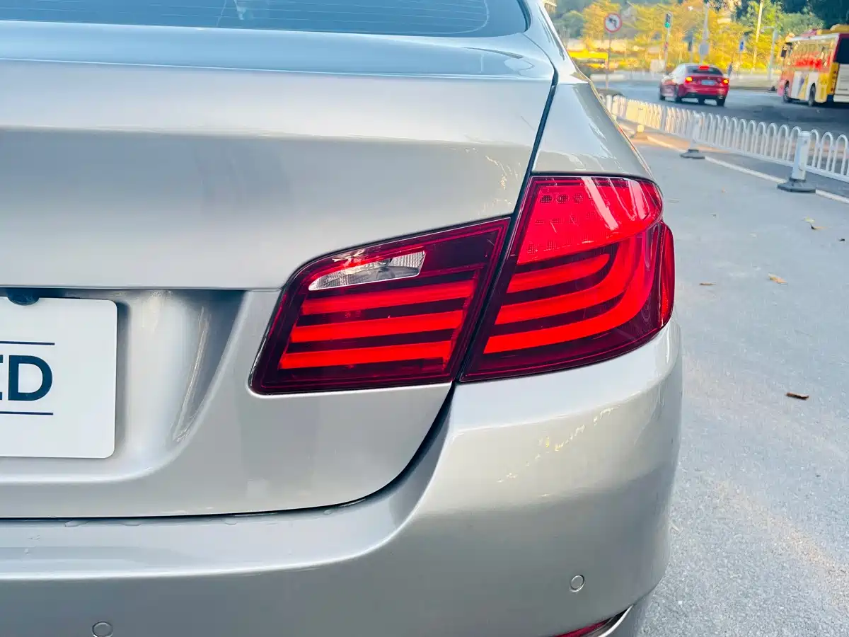 BMW 5 Series 2013 520Li Elegance фото 10