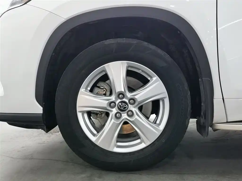 Toyota Highlander 2023 2.5L Smart Hybrid Dual Engine AWD Elite 7-Seater фото 17