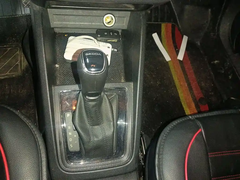 SKODA KOMICK
