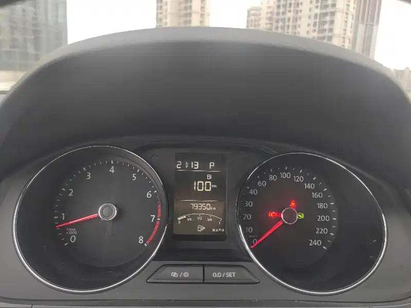 Volkswagen Lavida 2015 230TSI DSG Comfort Edition фото 9