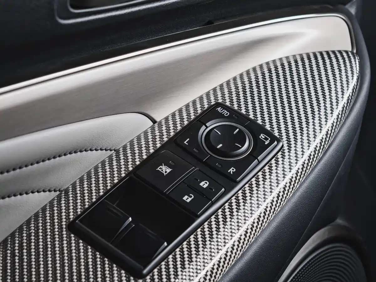 Lexus RC F 2015 F 5.0L Peak Edition фото 13