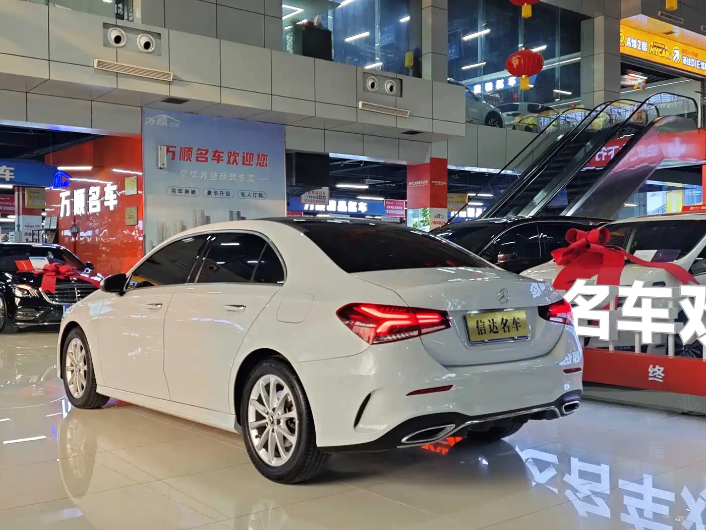 Mercedes-Benz A-Class 2021 A 200 L Sport Sedan Fashion Edition фото 4