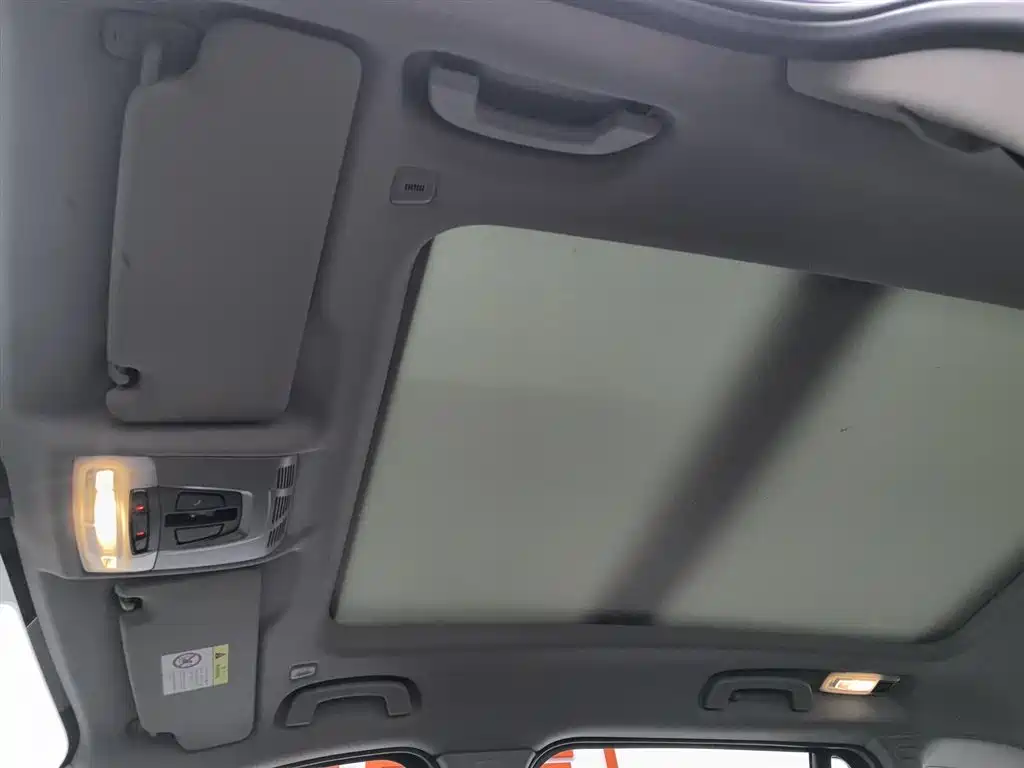 BMW X1 2018 sDrive18Li Premium Model фото 14