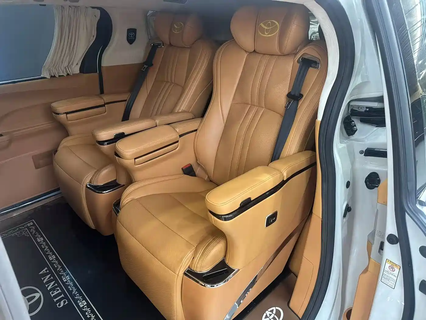 Toyota Sienna 2021 2.5L Hybrid Comfort Edition фото 10