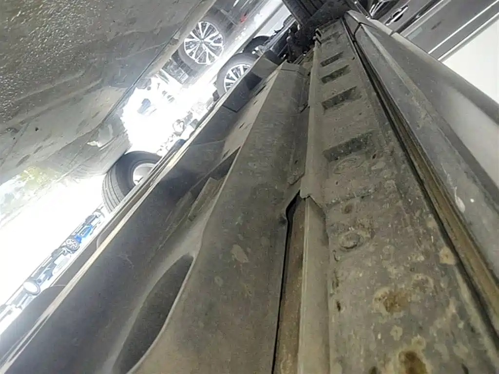 Toyota Wildlander 2023 2.0L CVT FWD LE фото 21