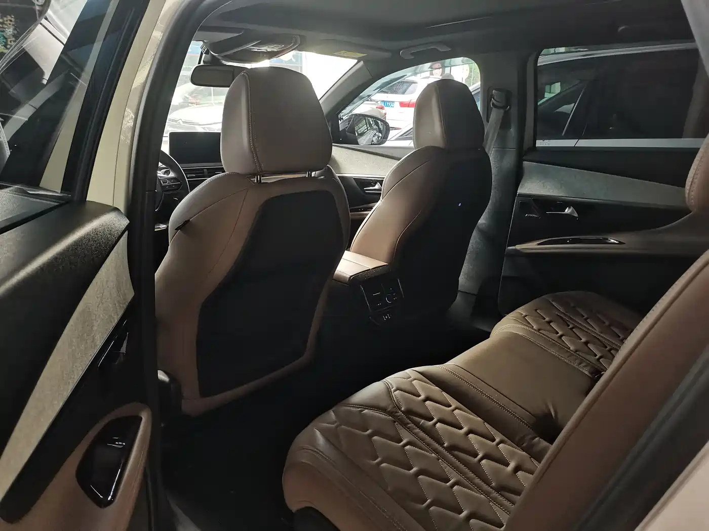 Peugeot 5008 2017 380THP 7-Seater Luxury GT Edition фото 6