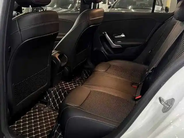 Mercedes-Benz A-Class (Import) 2019 A 200 Dynamic Version фото 6