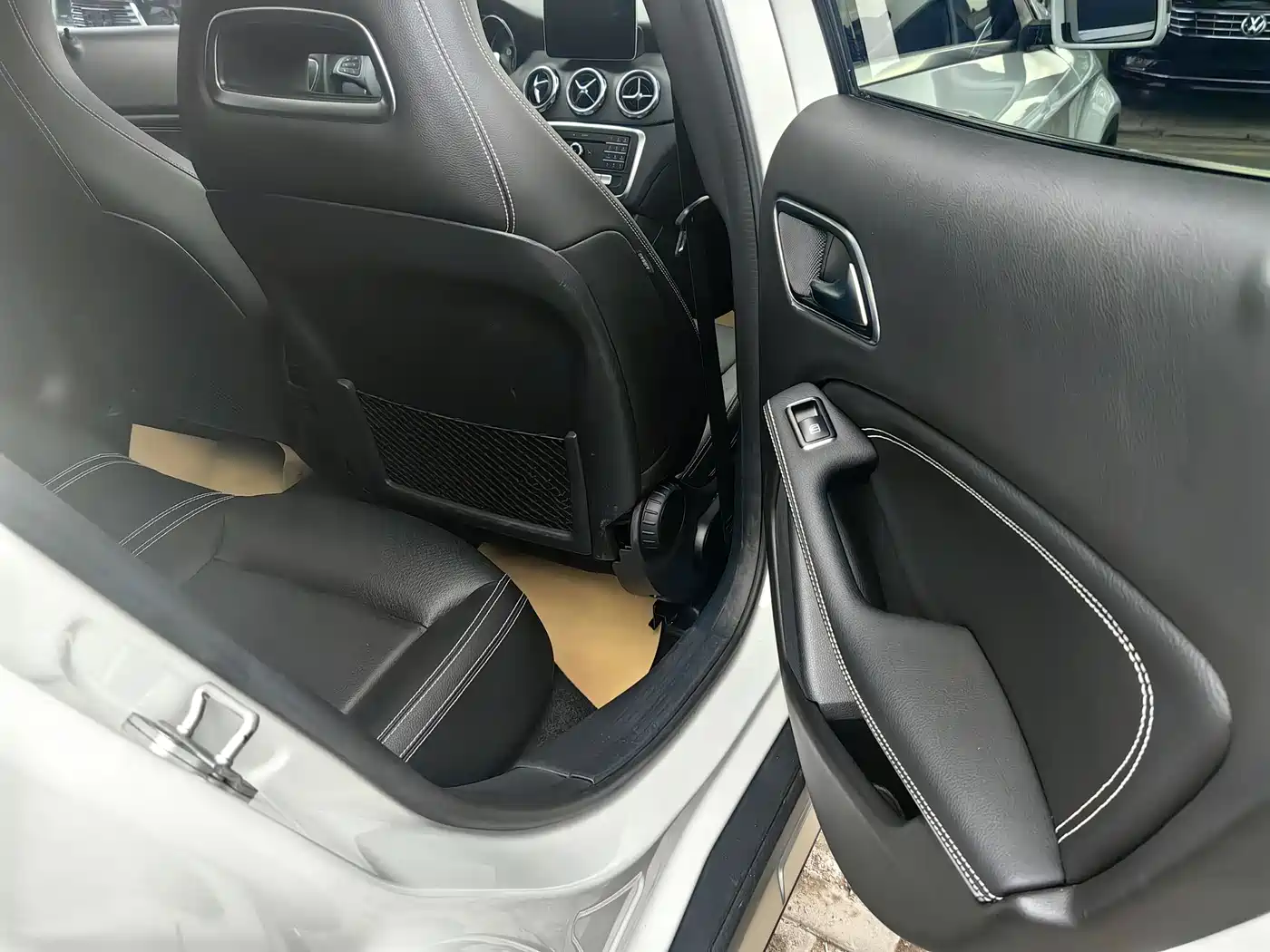 Mercedes-Benz GLA 2017 GLA 200 Dynamic фото 23
