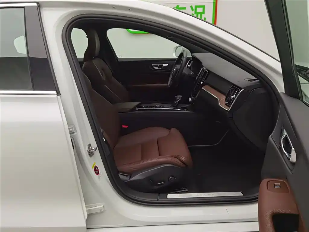 Volvo S60 2021 T4 Smart Vision Luxury фото 23