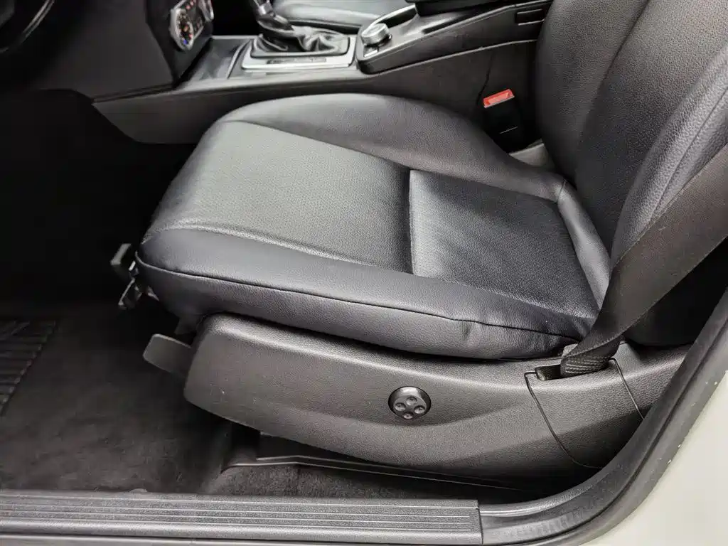 Mercedes-Benz GLK-Class 2012 GLK 300 4MATIC Dynamic фото 20
