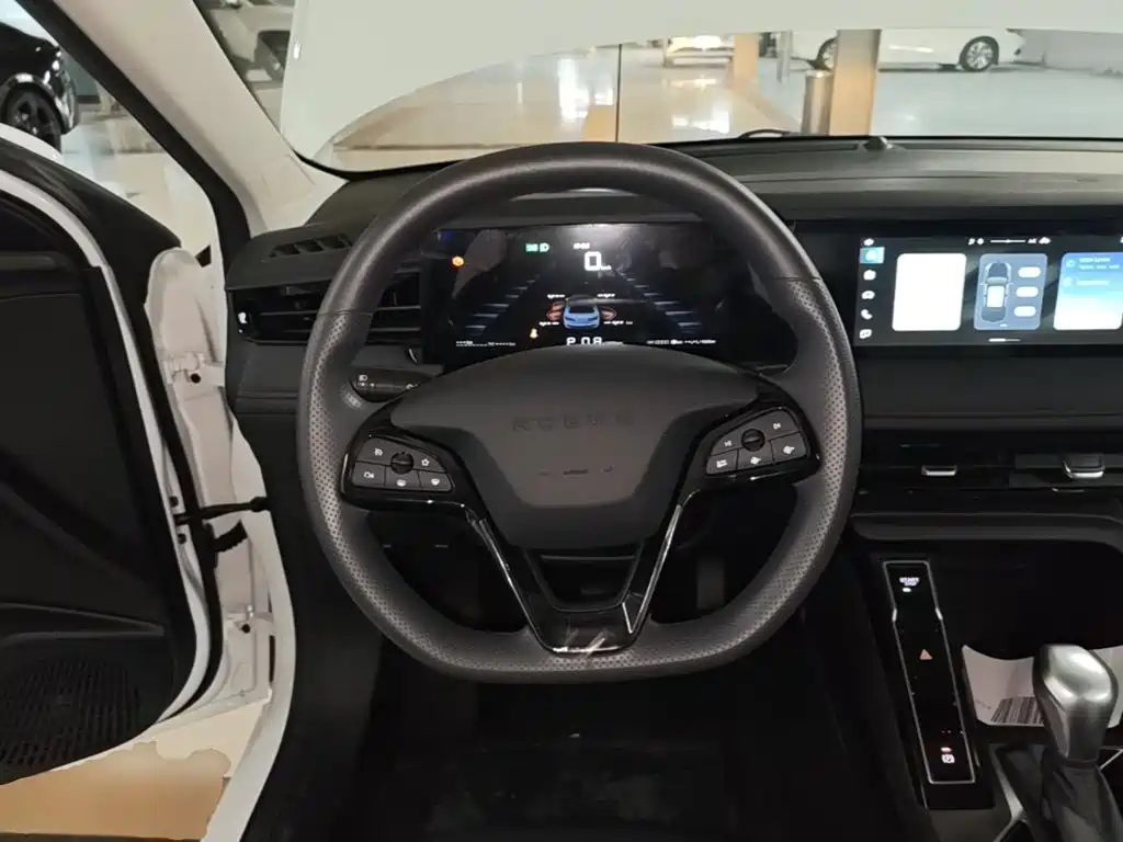 Фото 11 - Roewe i5