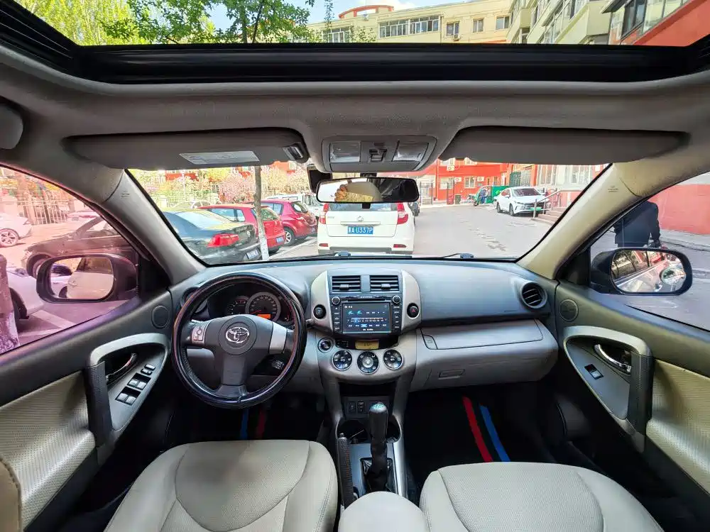 Toyota RAV4 Rongfang 2009 2.0L Manual Luxury Edition фото 7