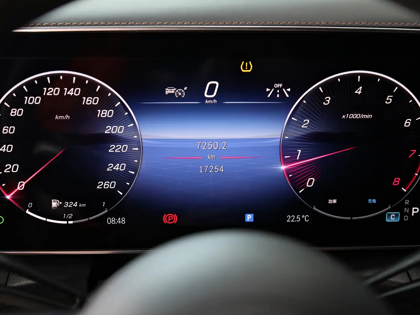 Mercedes-Benz GLC 2023 GLC 260 L 4MATIC Luxury 5-Seater фото 8