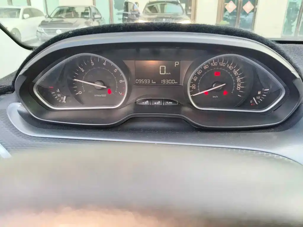 Peugeot 2008 2014 2014 1.6L Automatic Fashion Edition