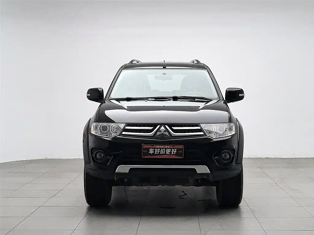 Mitsubishi Pajero Sport 2013 3.0L Automatic 2WD Luxury фото 3