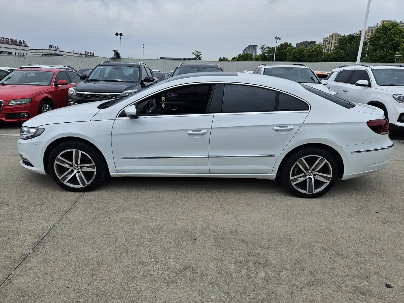 Volkswagen FAW-Volkswagen CC 2016 Model 1.8TSI Premium фото 4