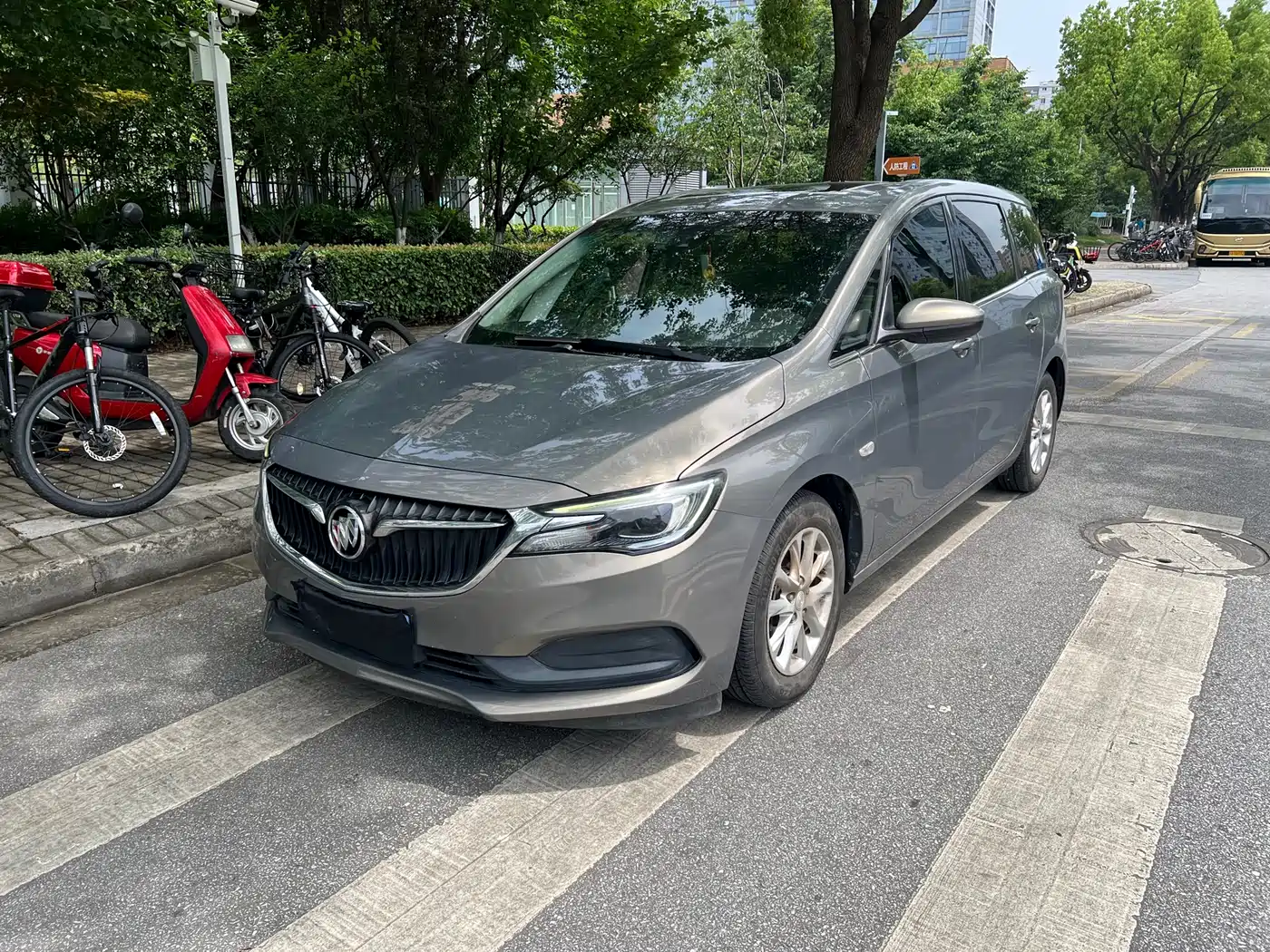Buick GL6 2018 18T 6-Seater Luxury