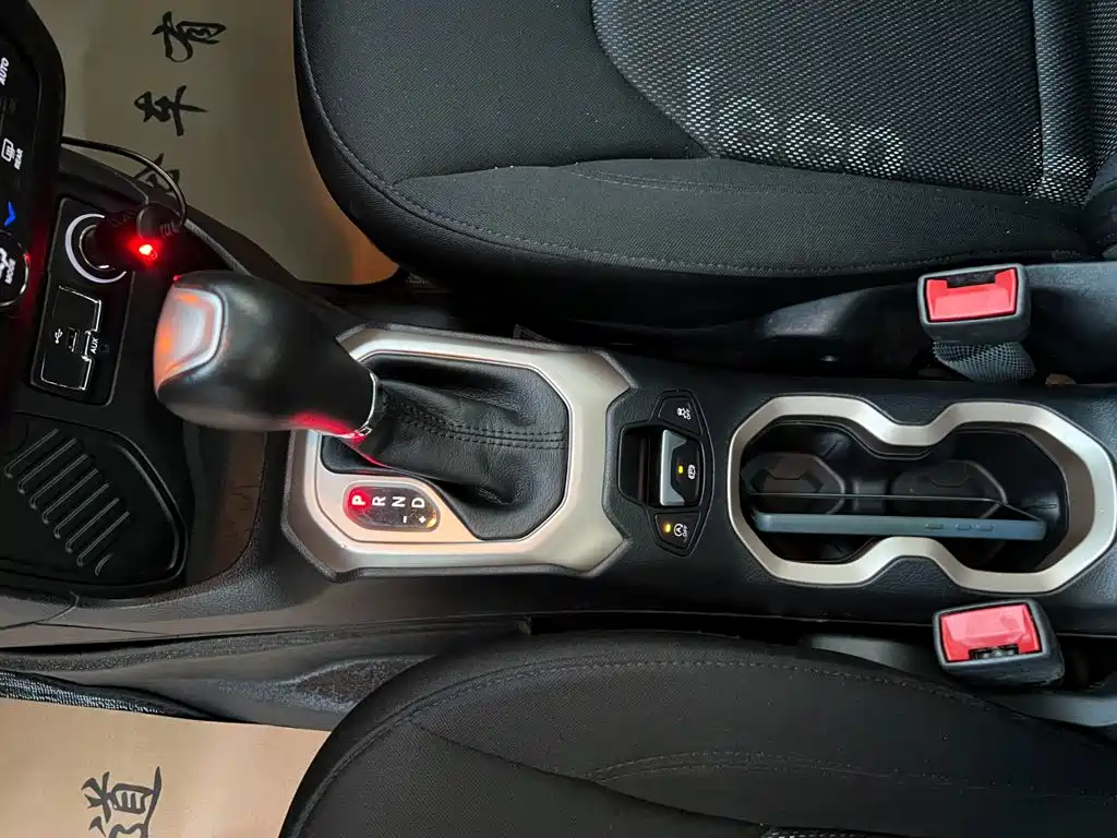 Jeep Renegade 2019 2018 Connected Large Screen Edition 180T Automatic High Energy