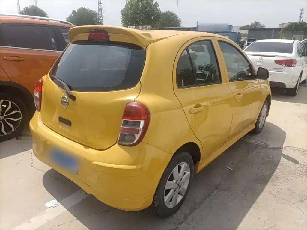 Nissan March 2015 2010 1.5L Automatic Easy Shine Edition