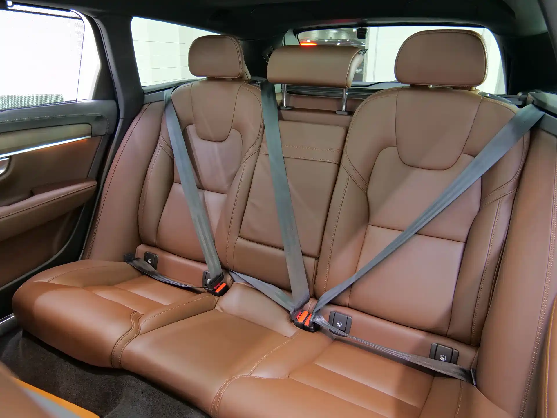 Photo 10 - Volvo V90