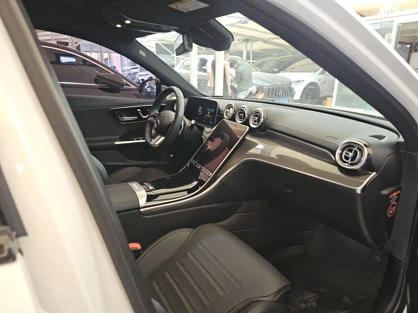 Mercedes-Benz C-Class 2023 C 260 L Night Edition Sport фото 10