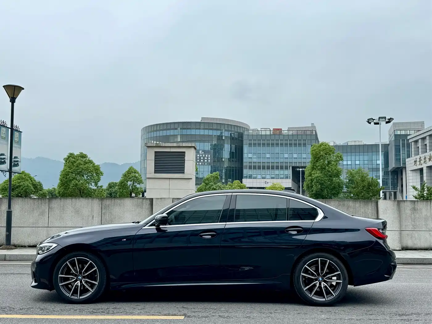 BMW 3 Series 2021 320Li M Sport Package фото 9