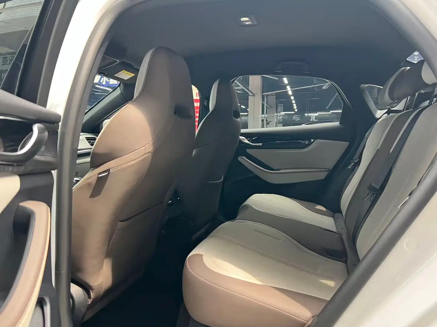 BYD Qin PLUS 2023 Champion Edition DM-i 55KM Leading фото 8