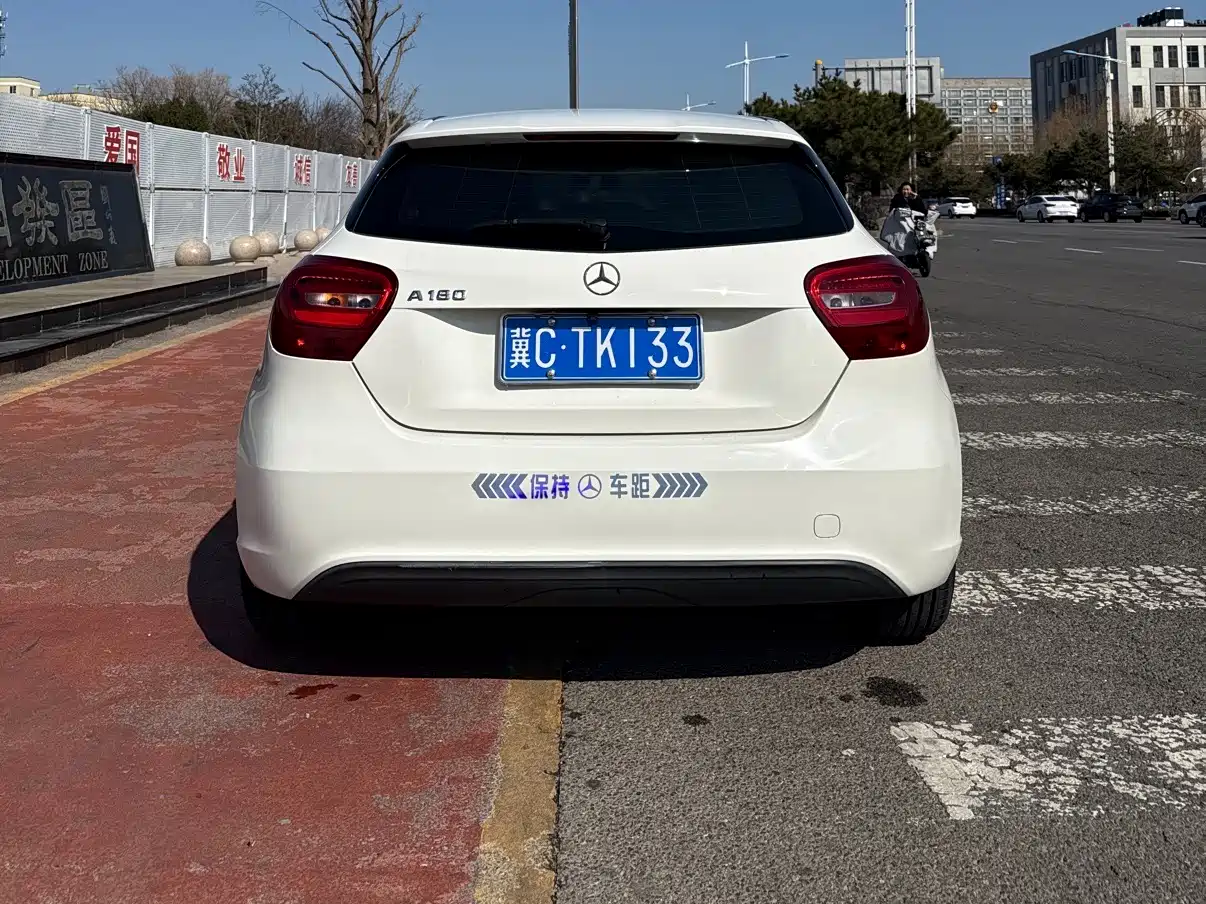 Mercedes-Benz A-Class (Import) 2017 A 180 фото 4
