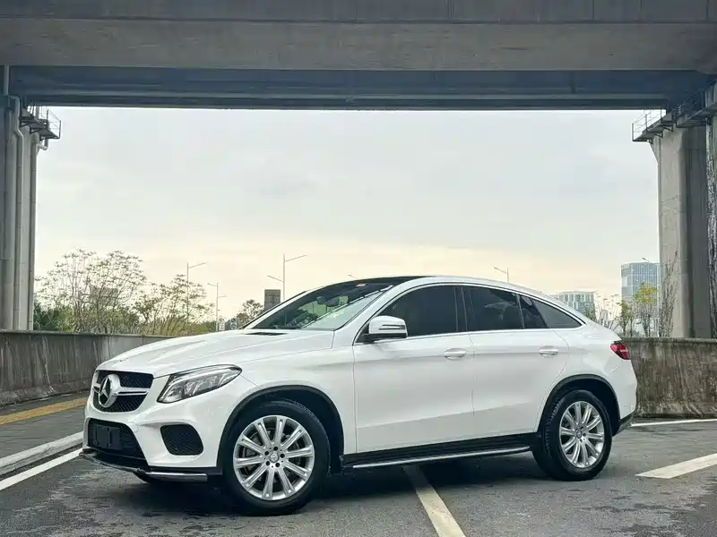 Mercedes-Benz GLE Coupe GLE 320 4MATIC Coupe SUV