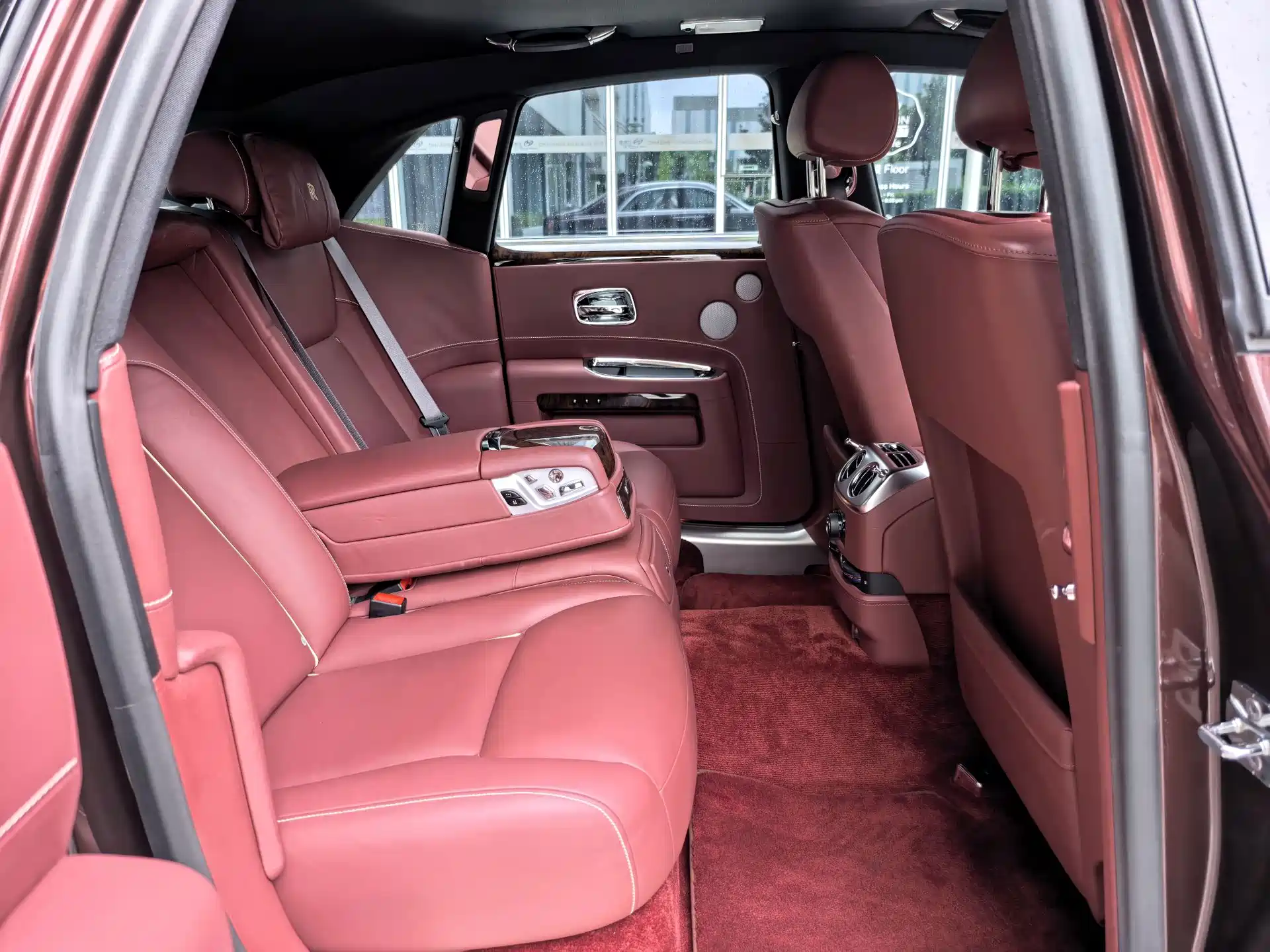 Фото 36 - Rolls-Royce Ghost