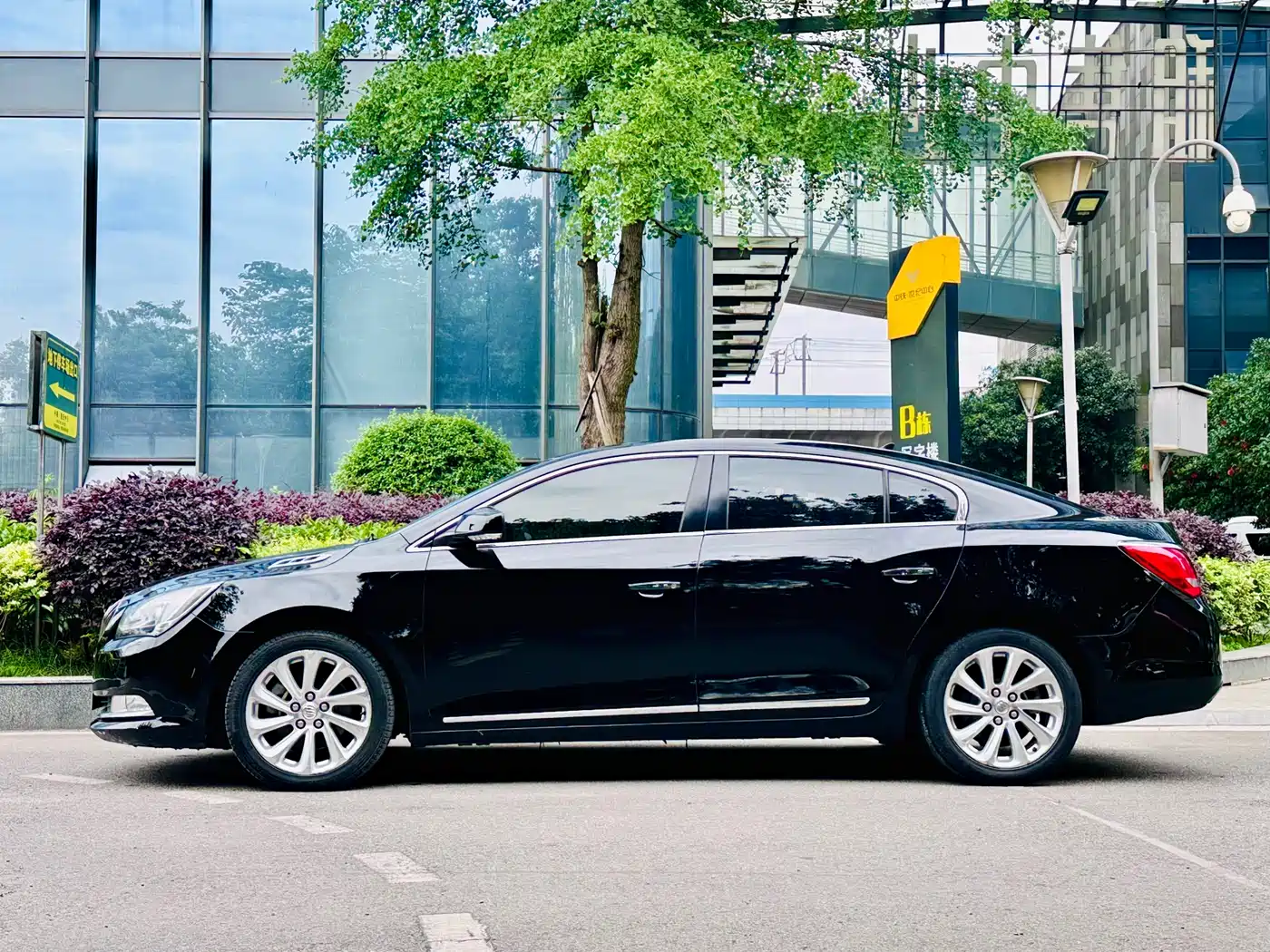 Buick LaCrosse 2013 2.4L SIDI Luxury Comfort фото 3