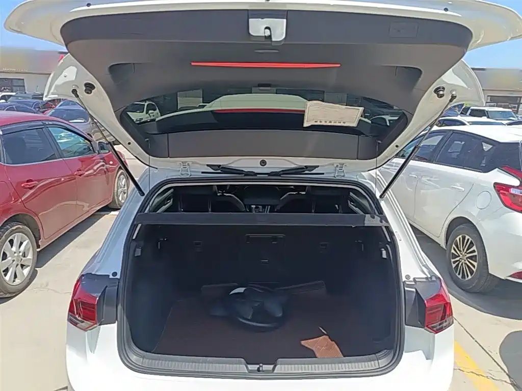 Volkswagen Golf 2023 Facelift 280TSI DSG Pro фото 19