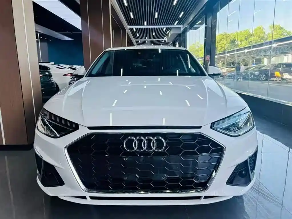 Audi A4L 2020 40 TFSI Fashion Dynamic Edition фото 2