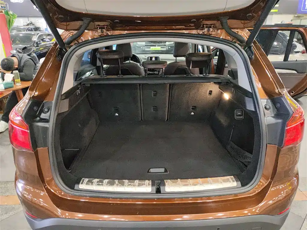 BMW X1 2016 sDrive20Li Luxury Model фото 21