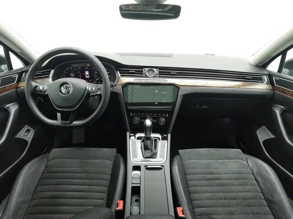 Photo 5 - Volkswagen Magotan