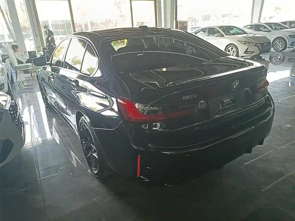 BMW 3 Series 2025 330Li M Sport Night Edition фото 5