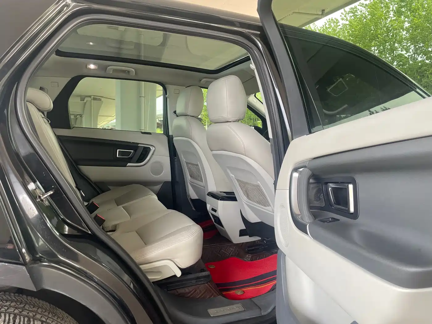 Land Rover Discovery Sport (Import) 2015 2.0T SE фото 9
