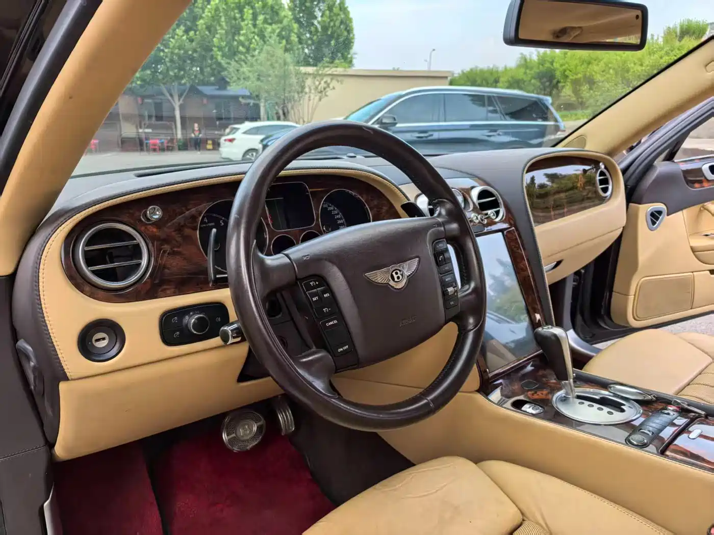 Bentley Flying Spur 2010 6.0T 5-seater Version фото 8