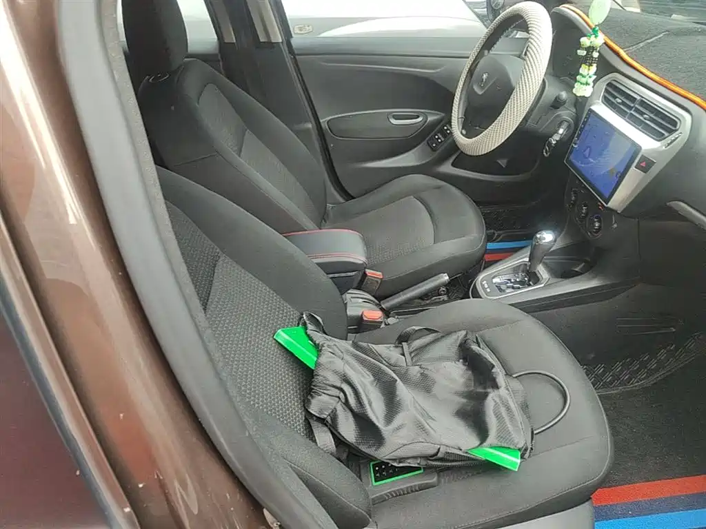 Peugeot 301 2014 1.6L Automatic Comfort Edition фото 25