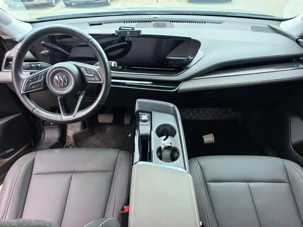 صورة 9 - Buick E5