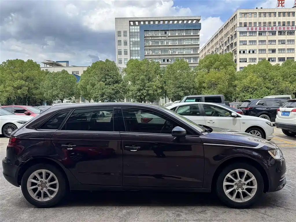 Audi A3 2014 Sportback 35 TFSI Automatic Fashion фото 4