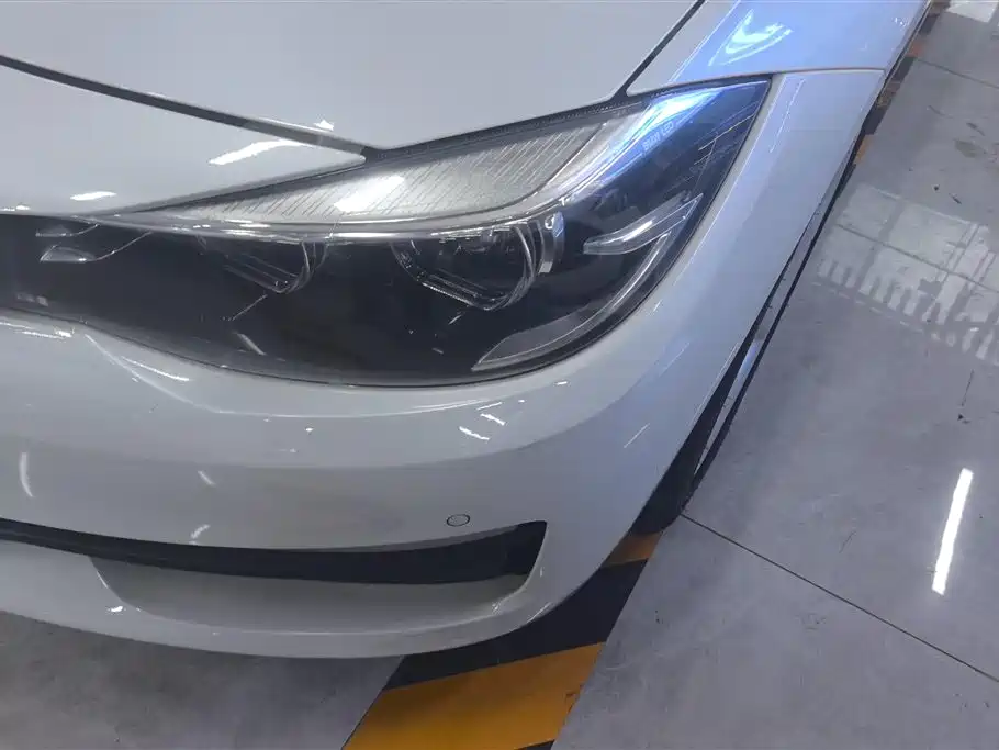 BMW 3 Series GT 2018 320i Fashion фото 5