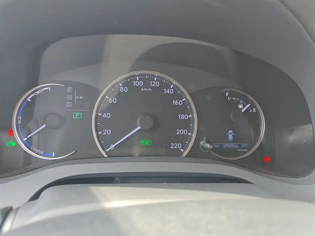 Lexus CT 2014 CT200h Comfort Edition Dual Tone фото 4