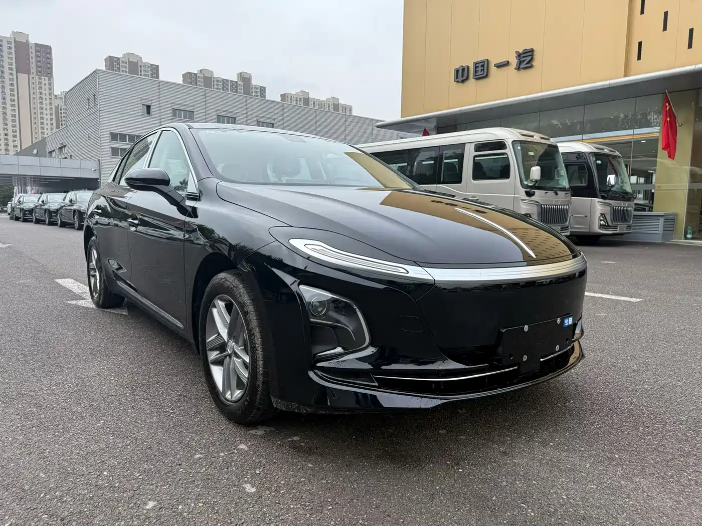 Hongqi E-QM5 2026 2025 610km PLUS