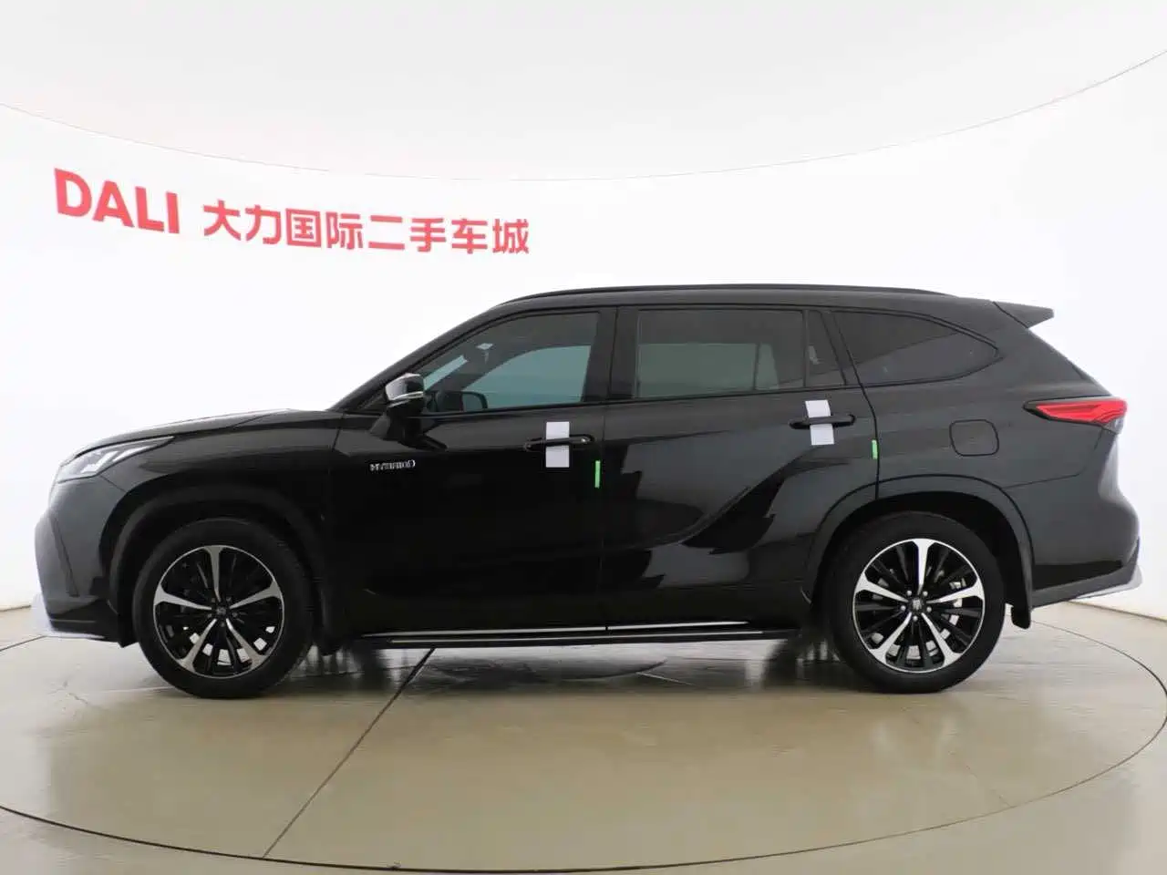 Toyota Crown Kluger 2021 2.5L HEV 4WD Premium фото 5