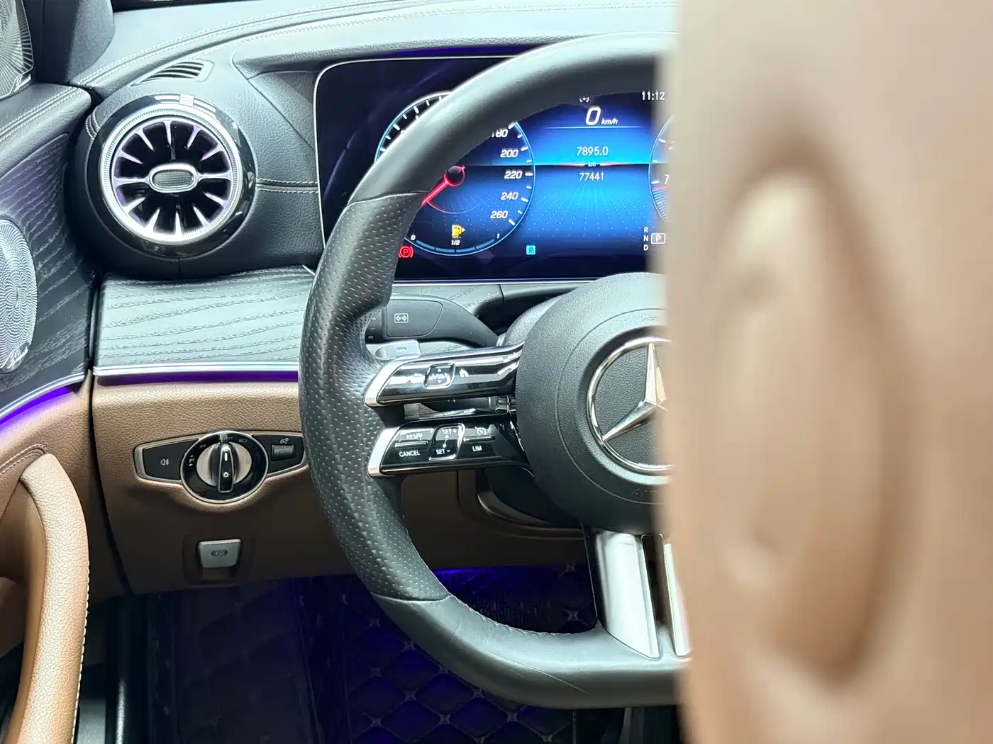 Mercedes-Benz E-Class 2021 E 300 L Sport Luxury Edition фото 8