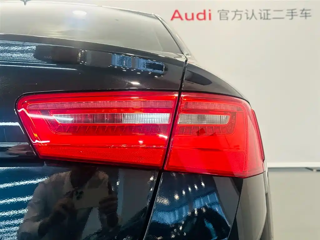 Фото 15 - Audi A6L